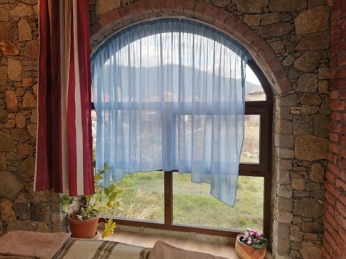 Лилянината Къща Villa Kalofer Luaran gambar