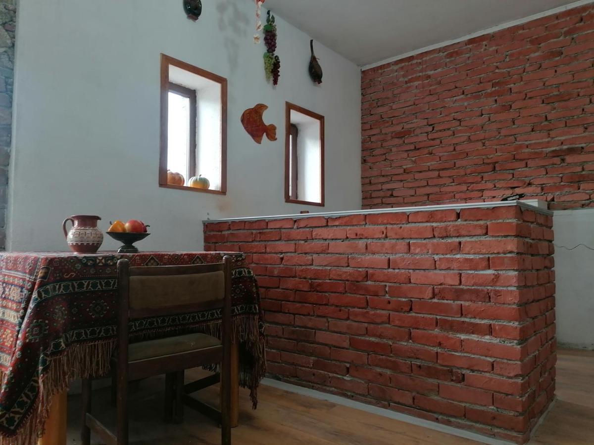 Лилянината Къща Villa Kalofer Luaran gambar