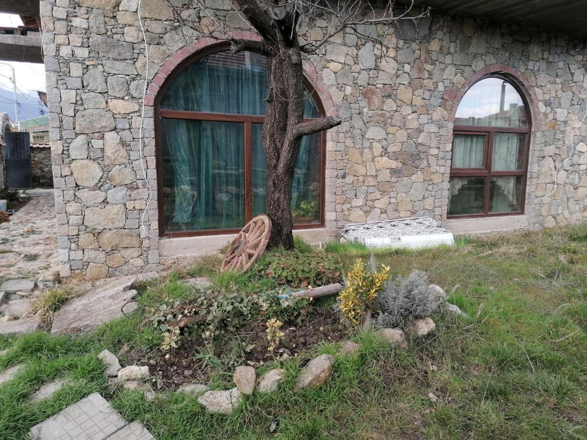 Лилянината Къща Villa Kalofer Luaran gambar